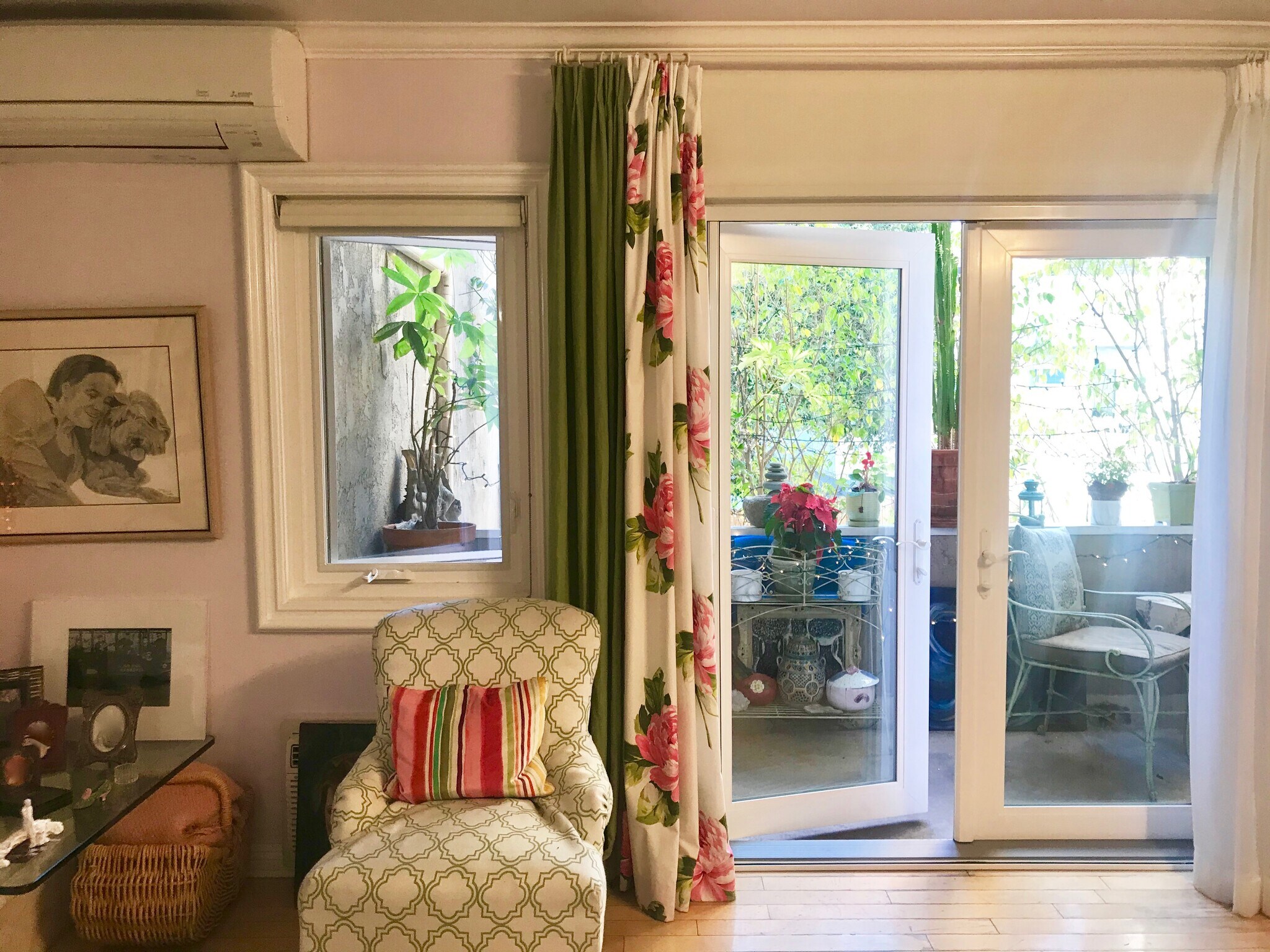 Building Photo - 1345 N Fuller Ave