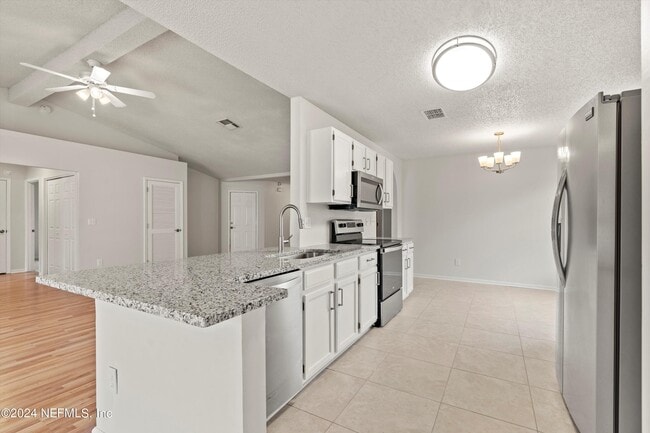 Building Photo - 12756 Bentwater Dr