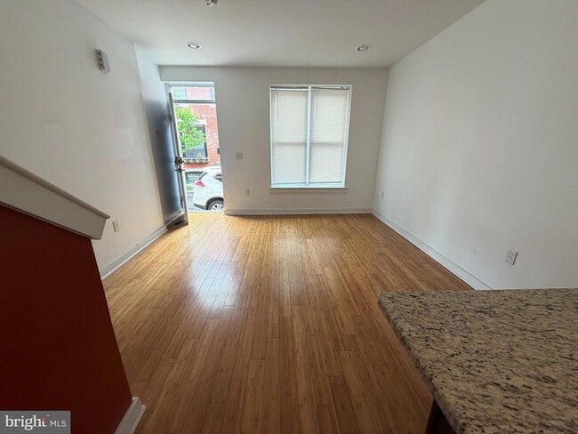 Building Photo - 3013 W Cabot St