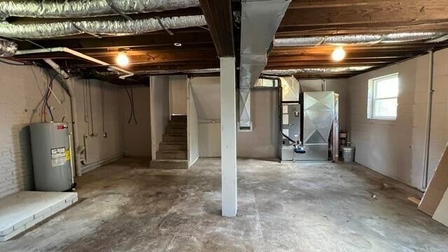 Building Photo - 3524 Woodridge Dr SE