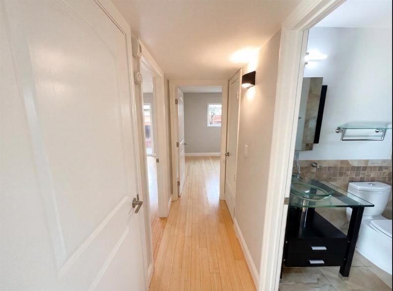 Building Photo - 400 Santa Maria Dr