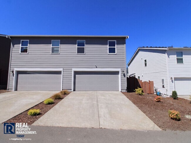 Building Photo - 2216 Trailside Dr NE