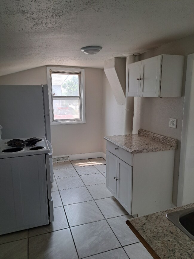 Building Photo - Greenwood Duplex