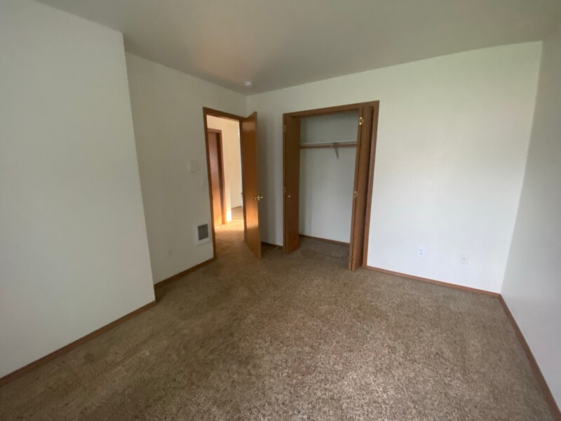 Building Photo - 7500 Westbrook Ct