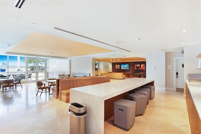 Building Photo - 4401 Collins Ave