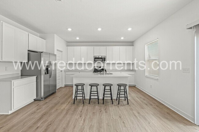 Building Photo - 2224 Boxwood Dr