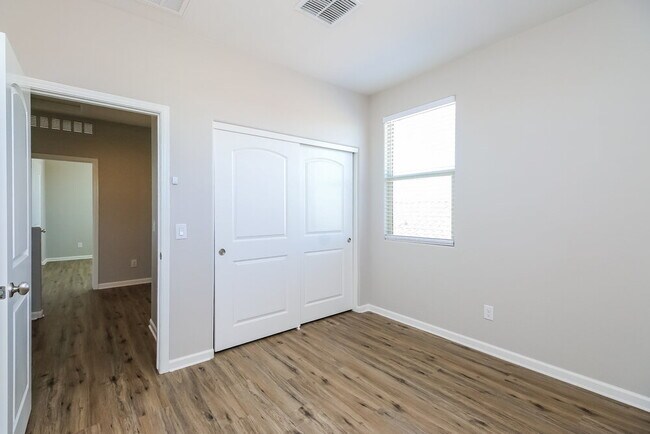 Building Photo - 4517 E Gagarinite Ln