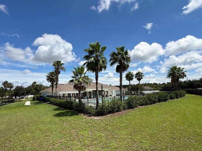Building Photo - 930 Meadow Glade Dr