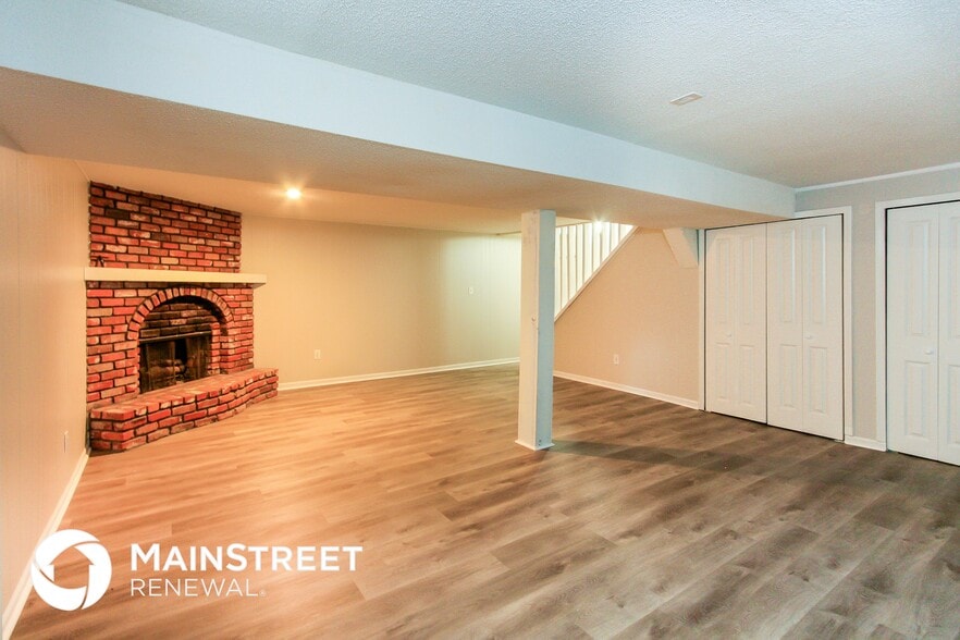 Building Photo - 6513 N Harden Ave