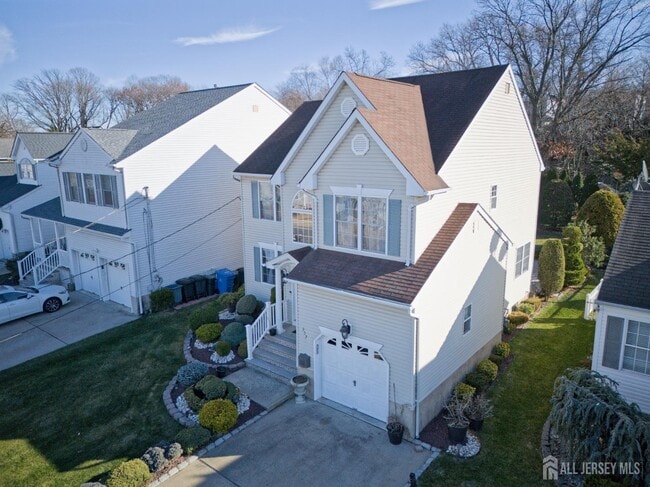 Building Photo - 357 George St