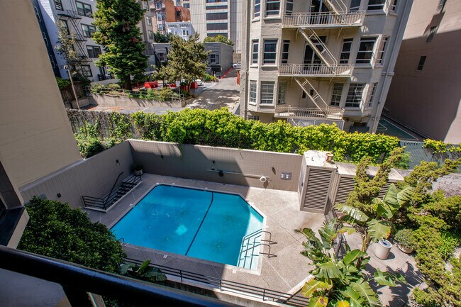 Building Photo - 900 Bush St