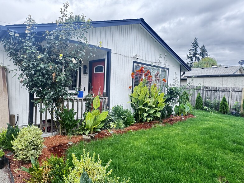 Building Photo - 505 S Chehalem St