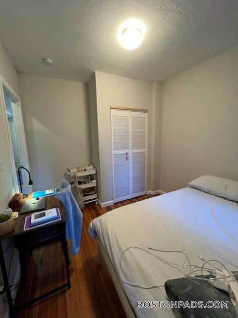 Building Photo - 220 Hanover St