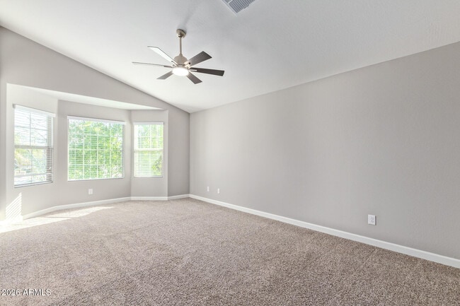 Building Photo - 3059 N 33rd Pl