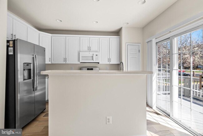 Building Photo - 8831 Ashgrove House Ln