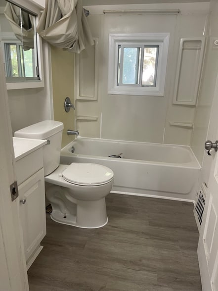 Building Photo - 600 18th St