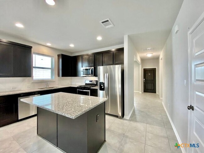 Building Photo - 2148 Pecan Island Dr