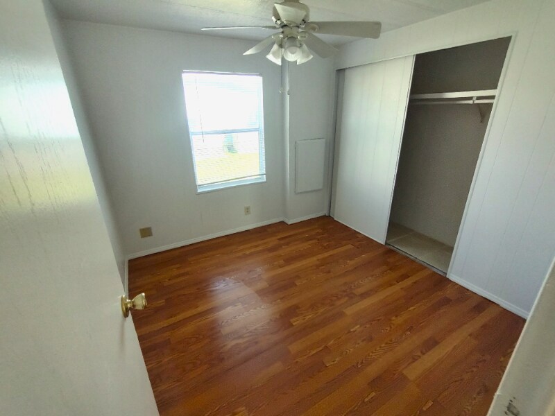 Building Photo - 900 9th Ave E