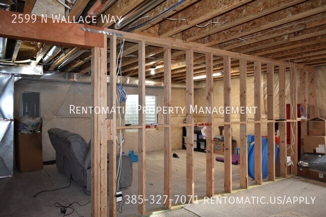 Building Photo - 2599 N Wallace Way