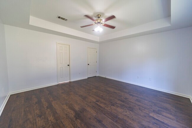 Building Photo - 35576 Melrose Ave