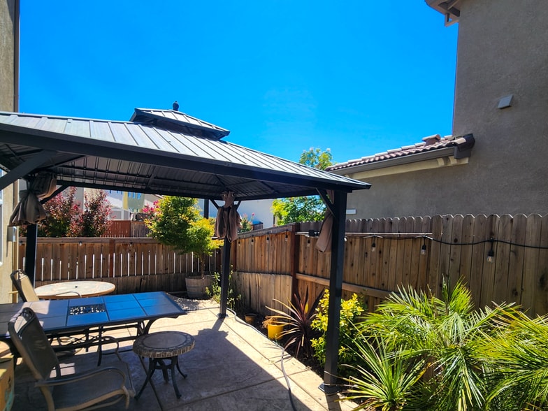 Building Photo - 2986 Portage Way