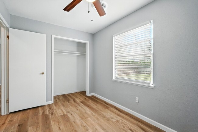 Building Photo - 5107 Durango Dr