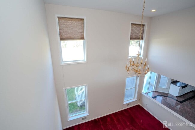 Building Photo - 27 Samantha Dr