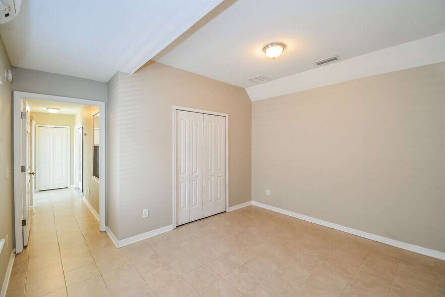 Building Photo - 8895 Chambore Dr