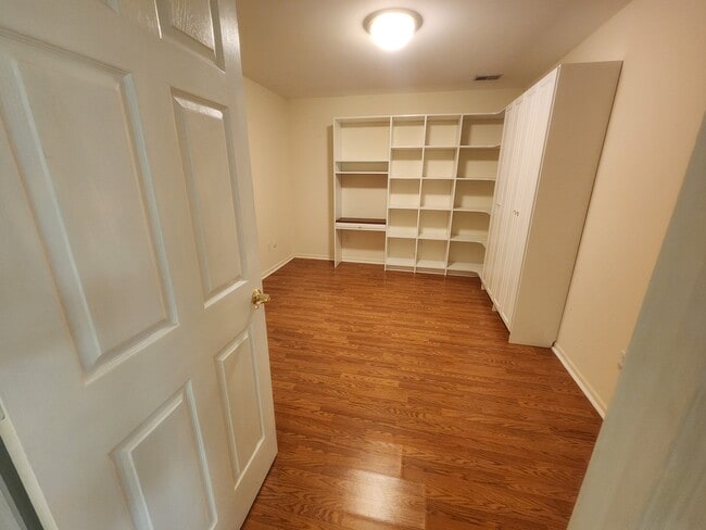 Building Photo - 2852 Chaseway Ct