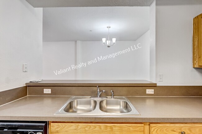 Building Photo - 575 Oakleaf Plantation Pkwy