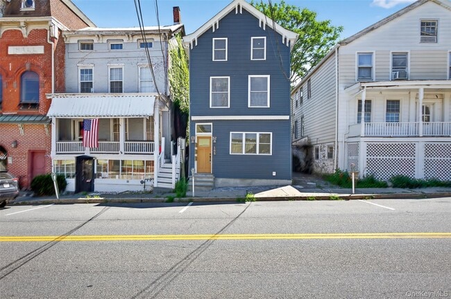 Building Photo - 165 W Main St