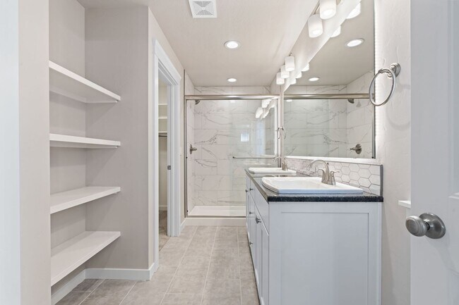 Building Photo - GORGEOUS 3bd/2.5ba Payette Duplex w/Modern construction, pristine condition, and ready for you!