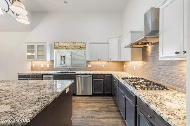 Building Photo - Luxurious Single-Level Rancher in Post Falls