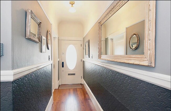 Building Photo - 482 38th St