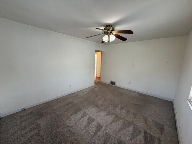 Building Photo - 8661 Litzsinger Rd