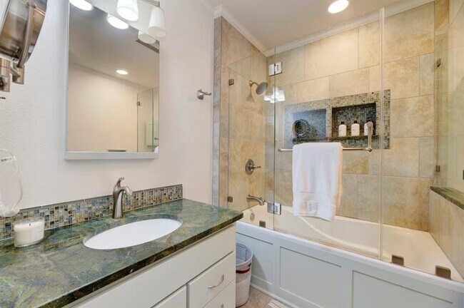 Building Photo - 1212 Baylor St