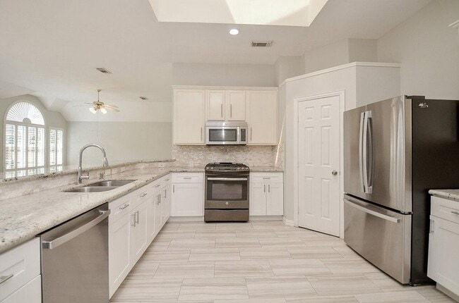 Building Photo - 20211 Canyon Ridge Ct