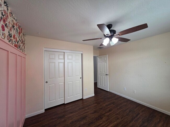 Building Photo - *** MOVE IN SPECIAL - $500.00 OFF FIRST MONTHS RENT***