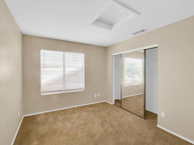 Building Photo - 13620 N 82nd Ln