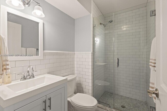 Building Photo - 685 Harbor Ln