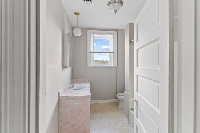 Building Photo - 416 First St_BT