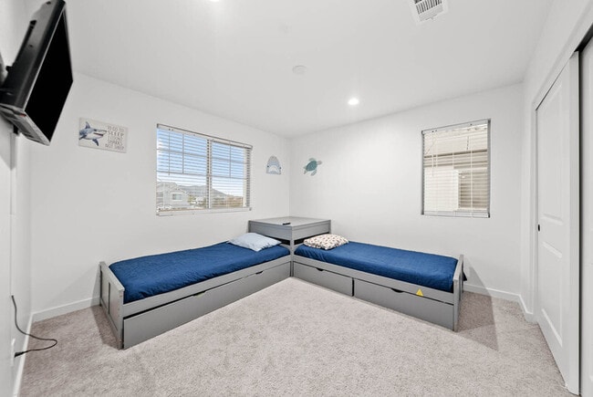 Building Photo - 29963 Blueridge Ct