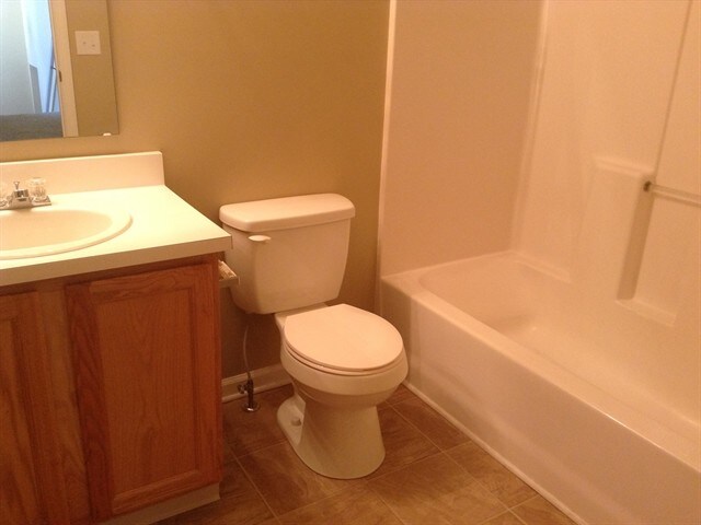 Building Photo - 10827 Tanbark Dr