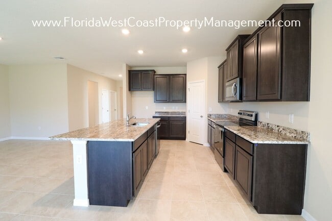 Building Photo - 16465 Woodside Gln