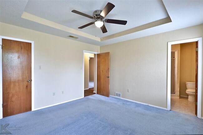 Building Photo - 5210 Meadowick Ln