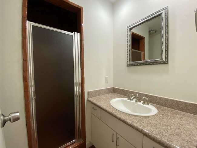 Building Photo - 5003 Yoakum Blvd