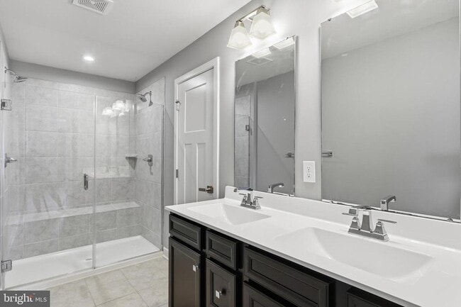 Building Photo - 529 Swansea Dr
