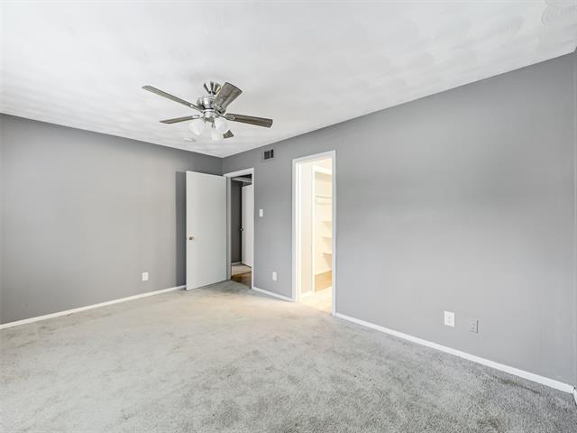 Building Photo - 700 Kindred Ln
