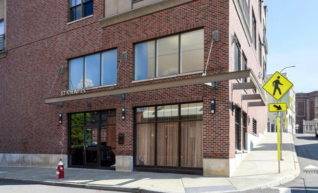 Building Photo - 17 Chapel St