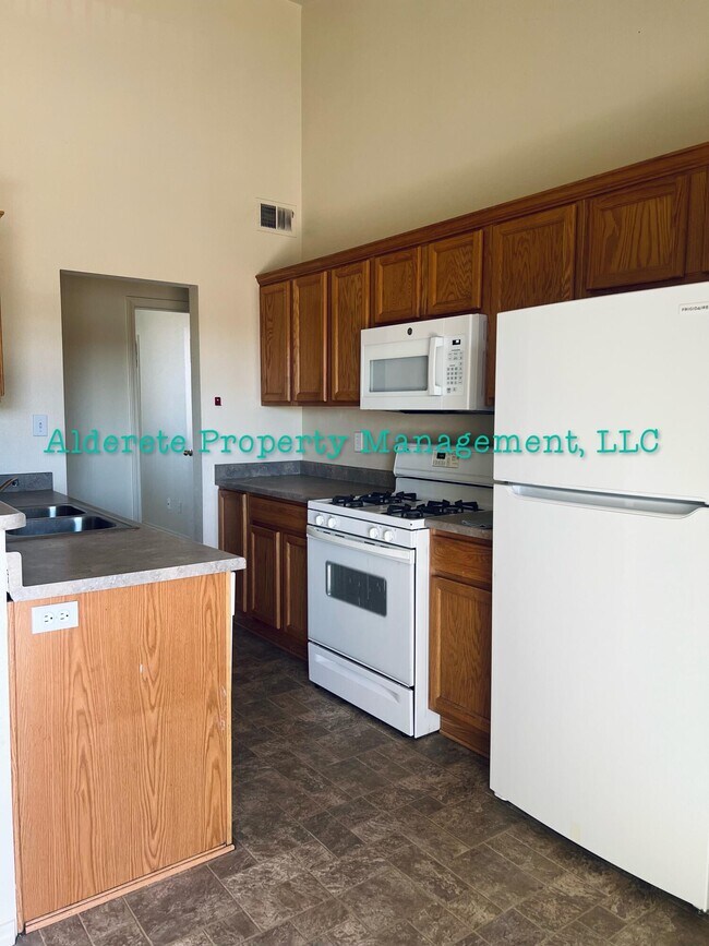 Building Photo - 4217 Ridgeway Ct